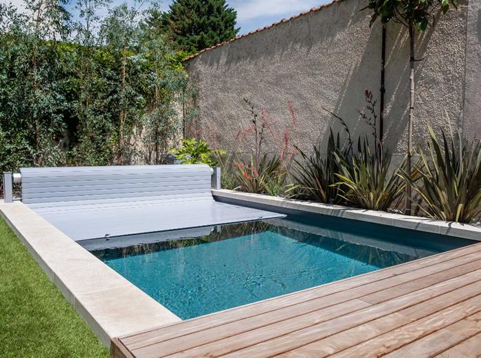 Pool Rollladenabdeckung